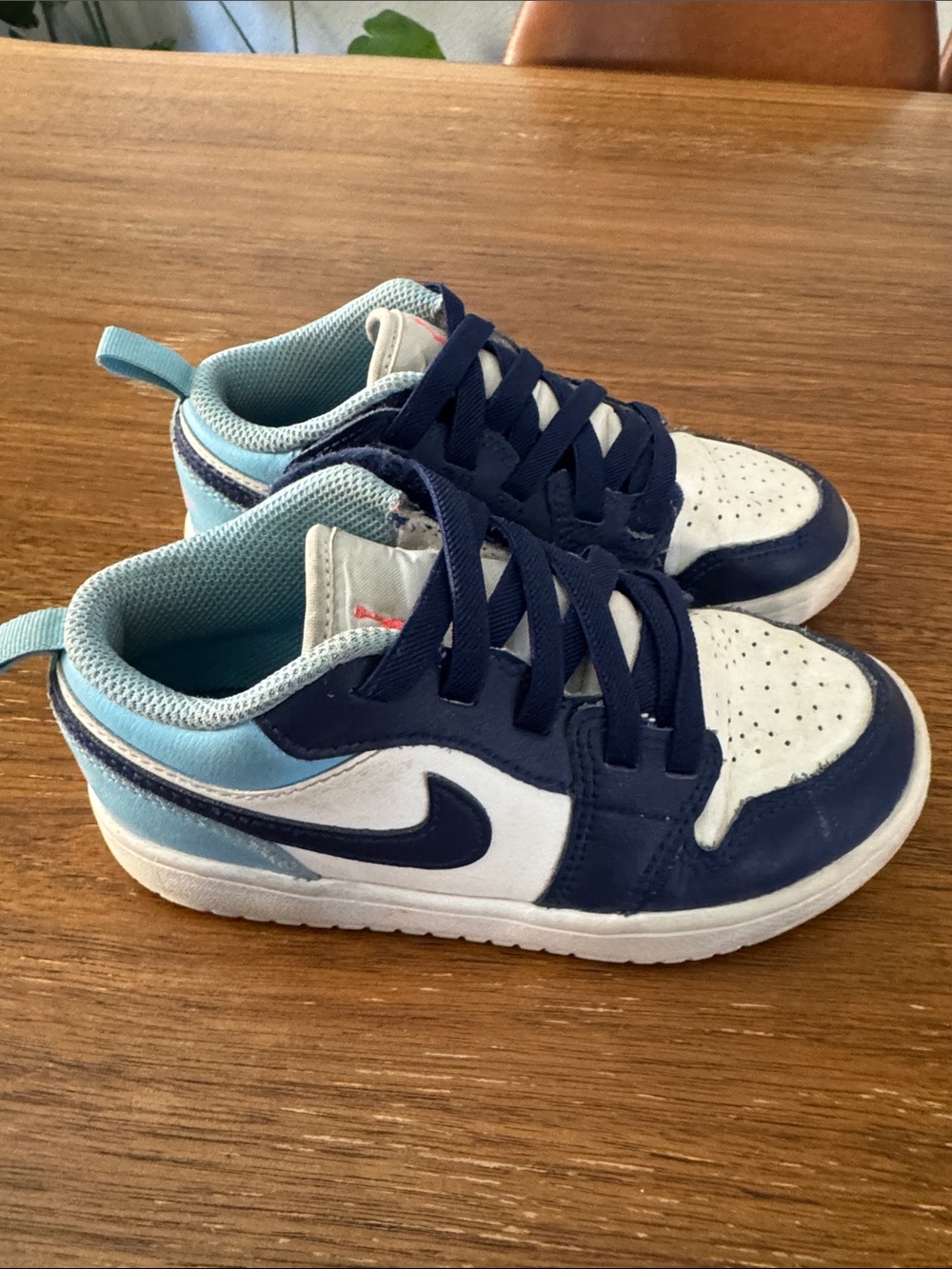 Jordan Kids Low-Top Air Jordan Low Sneakers - Navy/White/Light Blue 13.5